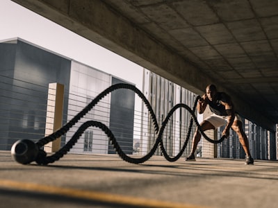 克罗地亚中场大师莫德里奇在比赛中控球组织