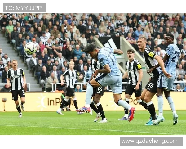 西甲焦点战尤文图斯与曼联握手言和绝杀瞬间引发全场热议